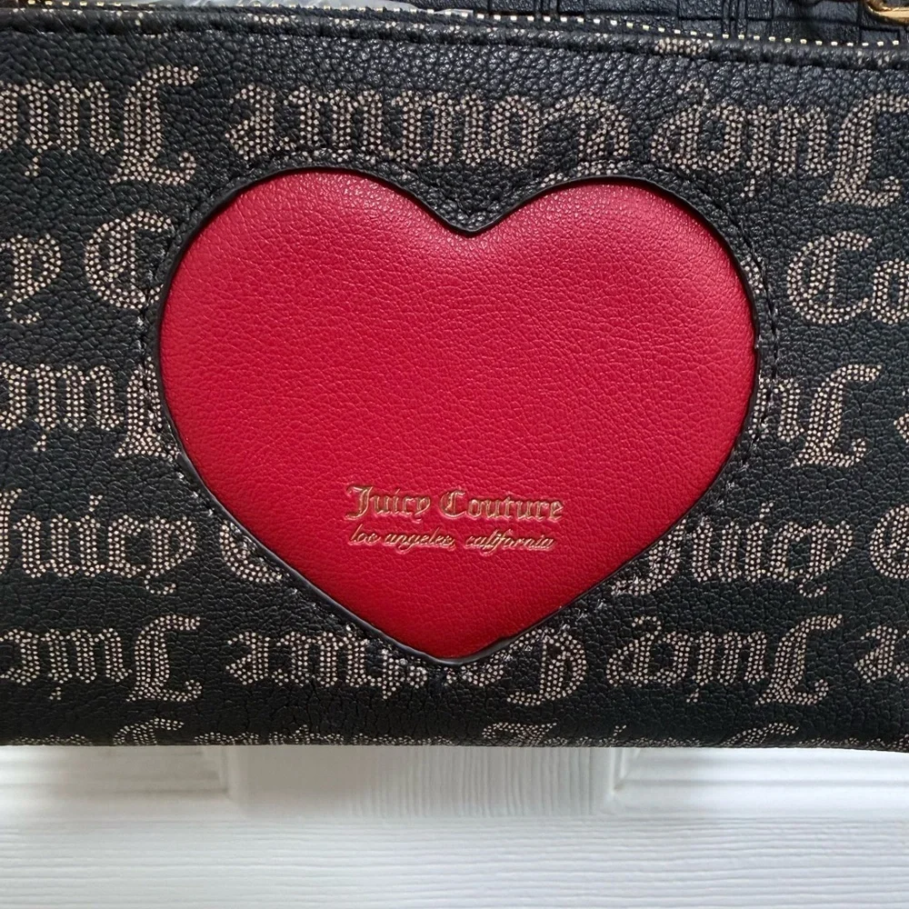 NWT Juicy Couture Double Trouble II Crossbody Bag Heart and Gold Chain